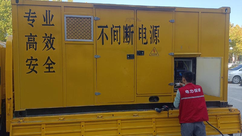 博山柴油发电机组和UPS电源配合使用时，如何避免切换过程中的电力中断？